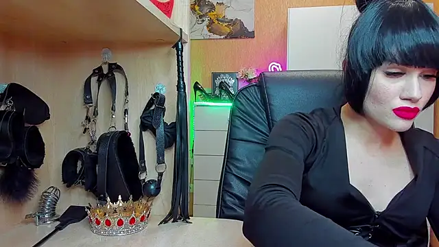 KristiTopxx online show from November 7, 2025, 7:25 pm