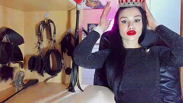 KristiTopxx online show from February 4, 2026, 8:25 pm