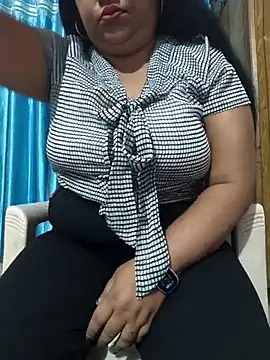 Moonae online show from April 9, 2026, 6:19 am