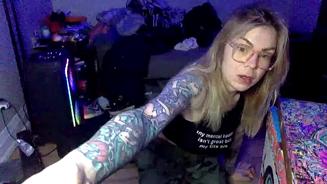 LaurenRae x online show from March 25, 2026, 3:45 am