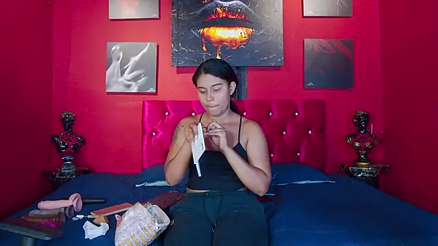 Luna Dante fox online show from March 25, 2026, 12:44 pm