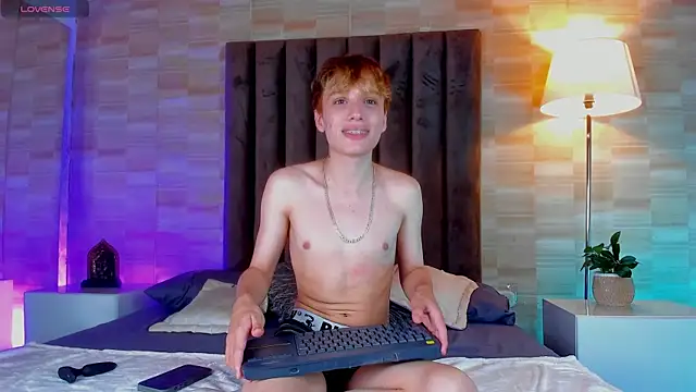 Isaac Grey online show from April 4, 2026, 8:06 pm