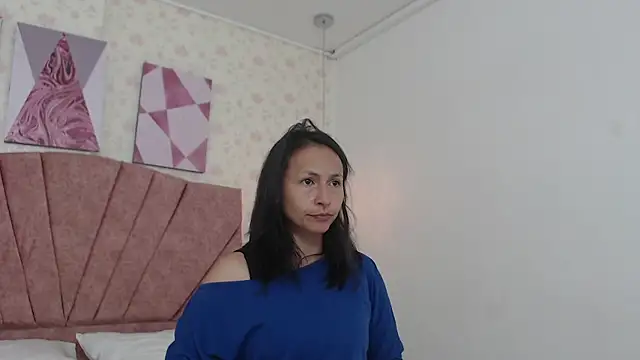 Nina Moom online show from February 24, 2026, 2:15 pm