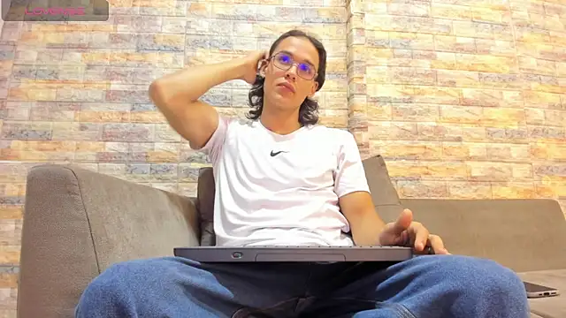 Snapshot of Noha_castellano chatting on March 2, 2026, 1:29 pm Noha castellano online show from March 2, 2026, 1:29 pm