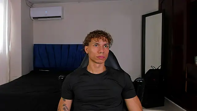 Snapshot of adam_smiith1 chatting on February 27, 2026, 1:11 pm adam smiith1 online show from February 27, 2026, 1:11 pm