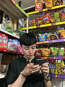 Snapshot of Tomnico_19 chatting on February 24, 2026, 5:33 pm Tomnico 19 online show from February 24, 2026, 5:33 pm