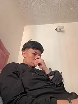 Snapshot of Tomnico_19 chatting on March 1, 2026, 7:49 pm Tomnico 19 online show from March 1, 2026, 7:49 pm