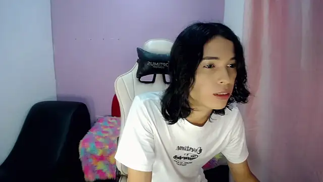 Snapshot of Larry_craft chatting on March 22, 2026, 9:18 pm Larry craft online show from March 22, 2026, 9:18 pm