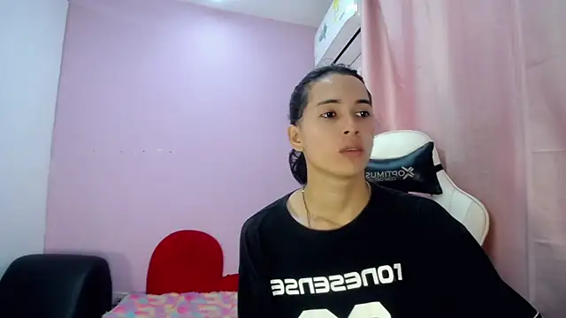 Snapshot of Larry_craft chatting on March 24, 2026, 8:14 pm Larry craft online show from March 24, 2026, 8:14 pm