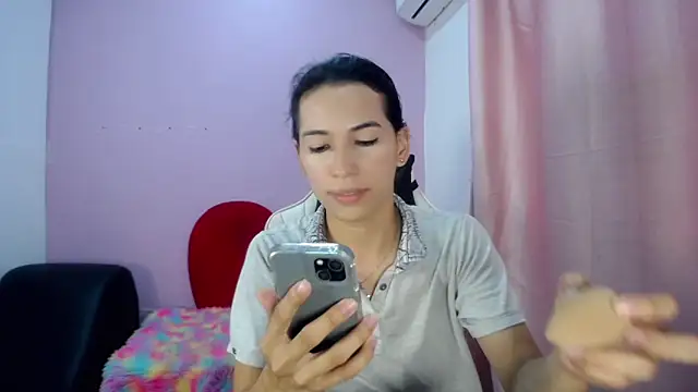 Snapshot of Larry_craft chatting on March 26, 2026, 8:14 pm Larry craft online show from March 26, 2026, 8:14 pm