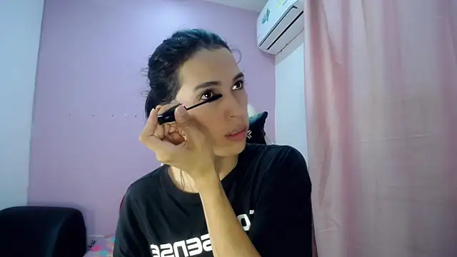 Snapshot of Larry_craft chatting on March 31, 2026, 8:42 pm Larry craft online show from March 31, 2026, 8:42 pm