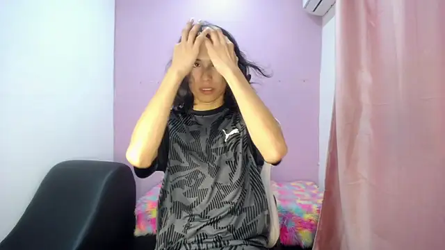 Snapshot of Larry_craft chatting on April 2, 2026, 8:28 pm Larry craft online show from April 2, 2026, 8:28 pm