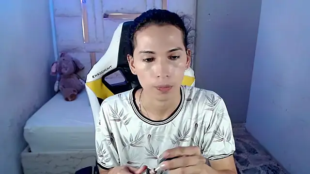 Snapshot of Larry_craft chatting on April 7, 2026, 8:20 pm Larry craft online show from April 7, 2026, 8:20 pm