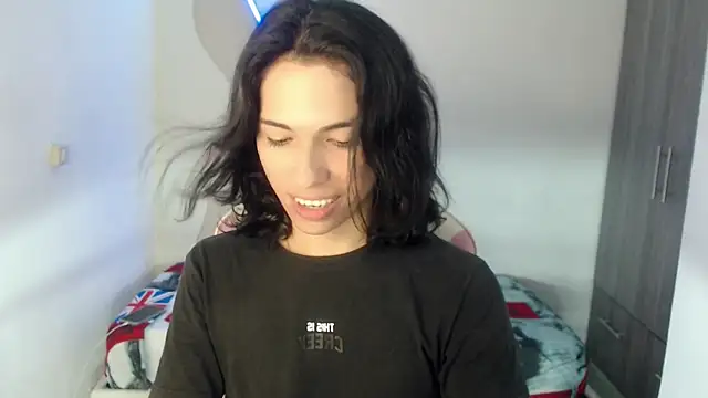 Snapshot of Larry_craft chatting on April 8, 2026, 9:26 pm Larry craft online show from April 8, 2026, 9:26 pm