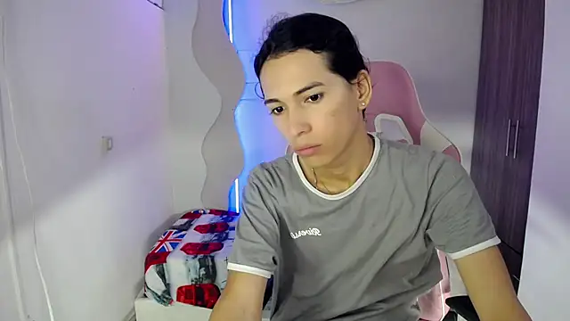 Snapshot of Larry_craft chatting on April 10, 2026, 8:46 pm Larry craft online show from April 10, 2026, 8:46 pm