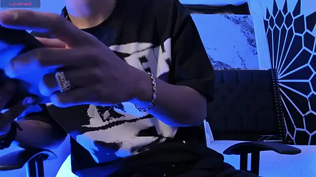 Snapshot of DylanRoyce_ chatting on February 28, 2026, 12:39 pm DylanRoyce online show from February 28, 2026, 12:39 pm