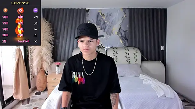 DylanRoyce  online show from March 17, 2026, 12:30 pm