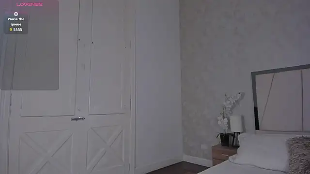 Arii wilde online show from March 27, 2026, 12:38 pm