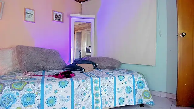 Snapshot of Exotic_girl28 chatting on March 16, 2026, 1:37 pm Exotic girl28 online show from March 16, 2026, 1:37 pm