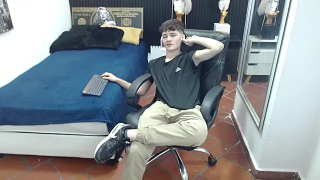 Snapshot of trevor_mob chatting on June 10, 2026, 4:50 pm trevor mob online show from June 10, 2026, 4:50 pm