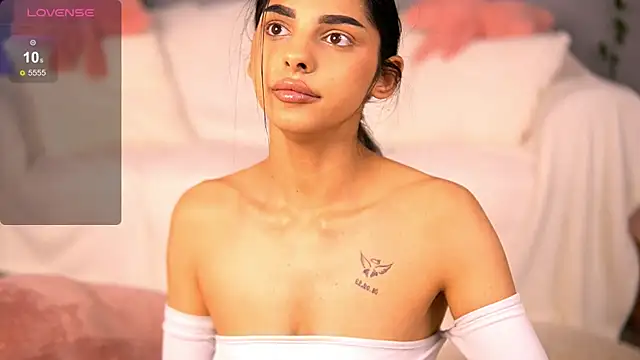 AvaCalvert online show from April 16, 2026, 9:39 pm