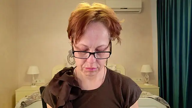 LioraWeiss online show from March 16, 2026, 6:06 am