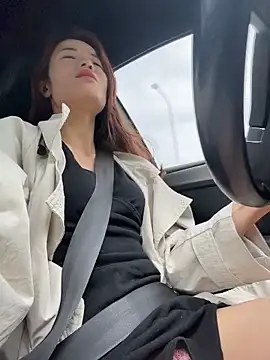 Mia-lp online show from April 14, 2026, 2:06 am