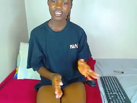 Snapshot of Melanin07 chatting on March 4, 2026, 12:33 pm Melanin07 online show from March 4, 2026, 12:33 pm