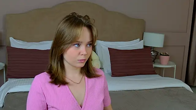 ElaraVance online show from March 27, 2026, 5:02 am