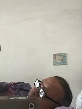 yaocaobi8 online show from April 14, 2026, 5:13 am