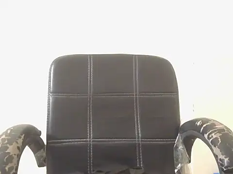 cute yashi online show from April 9, 2026, 2:11 pm