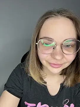 Snapshot of Caboniahoney chatting on February 27, 2026, 11:32 am Caboniahoney online show from February 27, 2026, 11:32 am