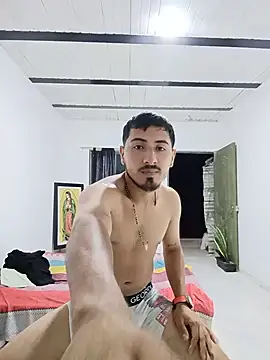 Santiag0122  online show from May 24, 2026, 4:17 am
