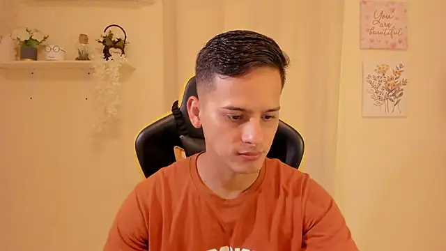 Snapshot of sexy_andres01 chatting on February 26, 2026, 1:54 pm sexy andres01 online show from February 26, 2026, 1:54 pm