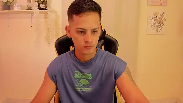 Snapshot of sexy_andres01 chatting on February 27, 2026, 12:49 pm sexy andres01 online show from February 27, 2026, 12:49 pm