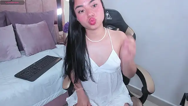 shelseanova online show from February 25, 2026, 1:43 pm