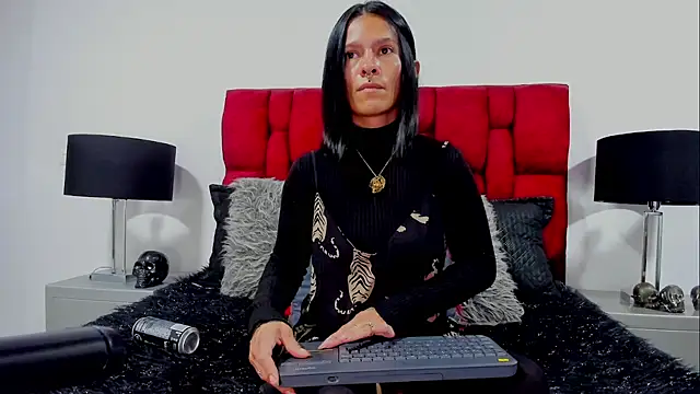 Amelie Blake online show from July 18, 2026, 1:04 pm