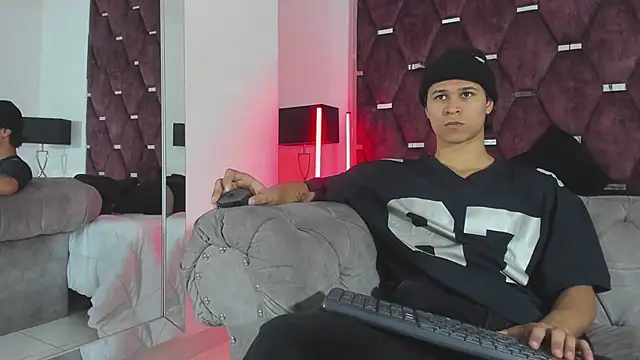 TonyBenedetti online show from July 24, 2026, 9:24 pm