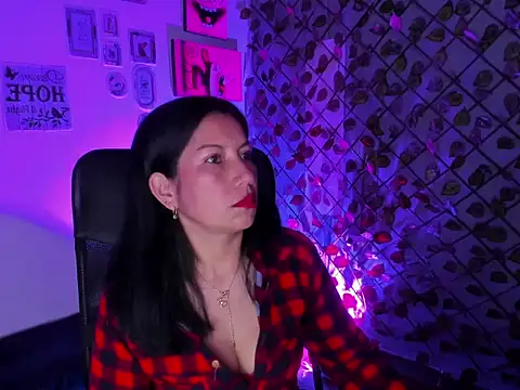 Snapshot of Megan_Collinss1 chatting on February 25, 2026, 12:15 pm Megan Collinss1 online show from February 25, 2026, 12:15 pm