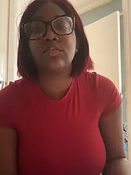 Snapshot of sweetzberri2 chatting on March 3, 2026, 2:56 pm sweetzberri2 online show from March 3, 2026, 2:56 pm