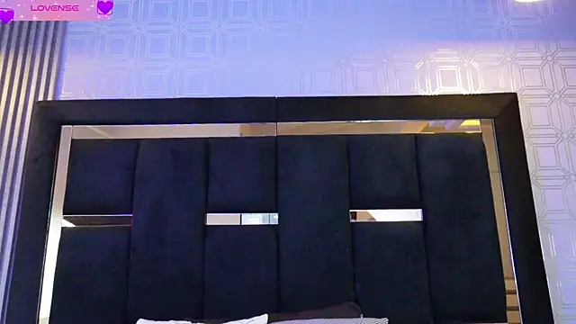 Dark Eros  online show from April 7, 2026, 3:51 am