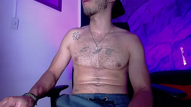 Snapshot of Grant_Irons chatting on March 4, 2026, 12:11 pm Grant Irons online show from March 4, 2026, 12:11 pm