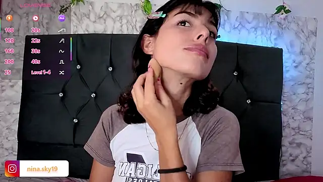 cutninasky online show from February 25, 2026, 7:45 pm