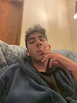 andri020292 online show from March 3, 2026, 9:10 pm