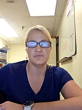 LadyB07 online show from May 7, 2026, 4:12 pm