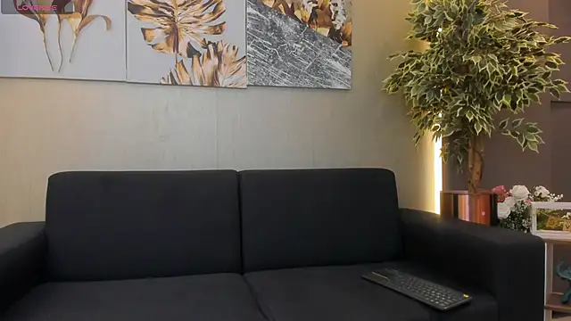 ValentinaaMilan online show from March 30, 2026, 5:08 am