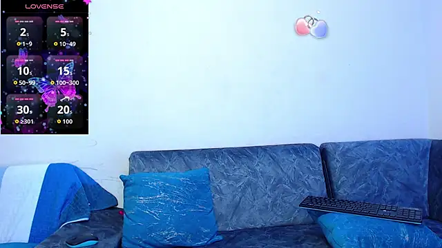 dulce petite69 online show from April 17, 2026, 6:16 am