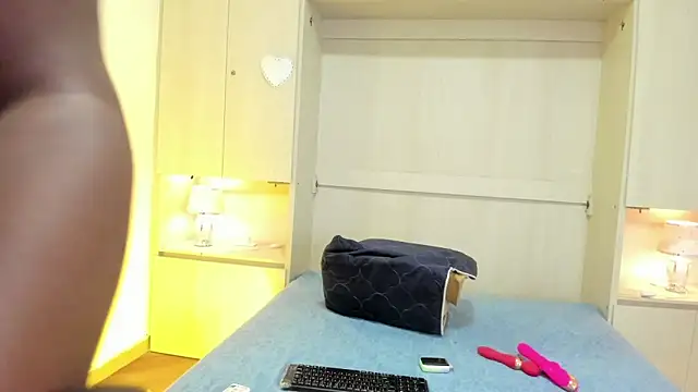 KateCoopper online show from March 1, 2026, 4:03 am