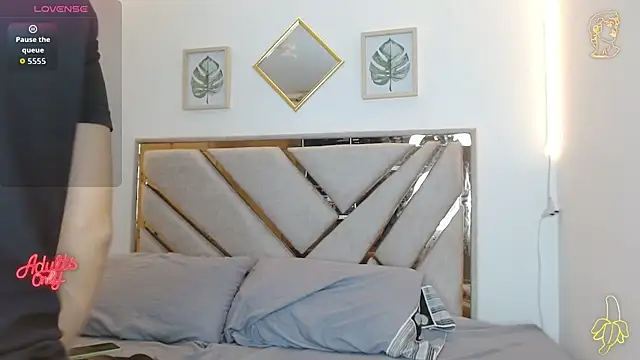 Snapshot of oliver___saint chatting on March 29, 2026, 11:49 pm oliver saint online show from March 29, 2026, 11:49 pm