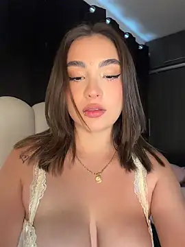 SamanthaValmont online show from May 23, 2026, 9:41 pm